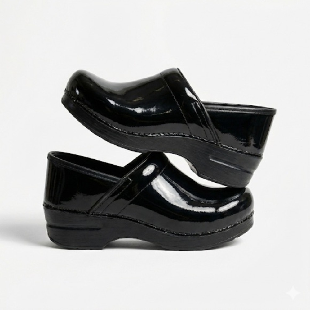 Dansko Women’s Nursing Clogs Black Patent Size 40